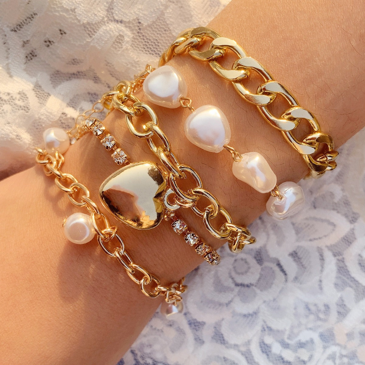 18k gold elegant Baroque special-shaped pearl heart chain bracelet Vera Lux