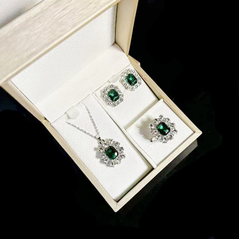 Ultra-shiny Elegant Emerald Set Ring For Women Vera Lux
