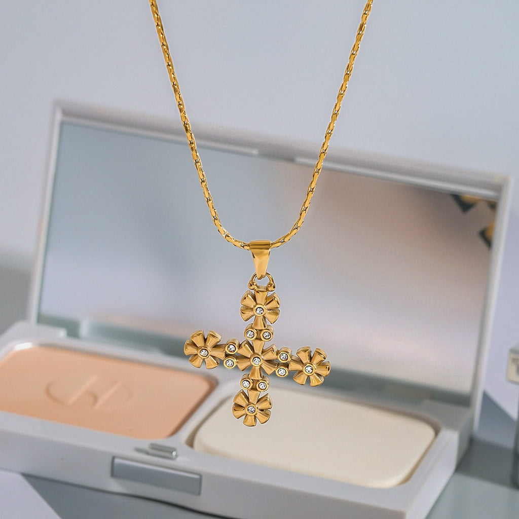 18K gold cross with flower-shaped design exquisite and fashionable necklace Vera Lux