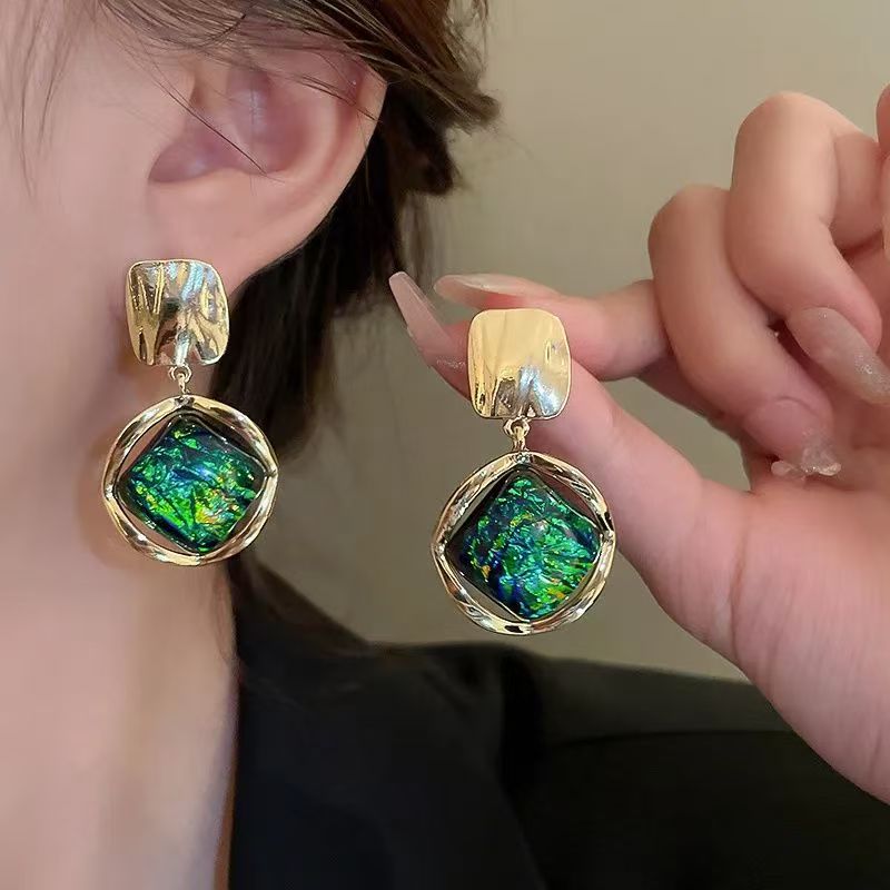 Vintage Rhombus Resin Dangle Earrings, French Court Style, Niche Design Jewelry Vera Lux