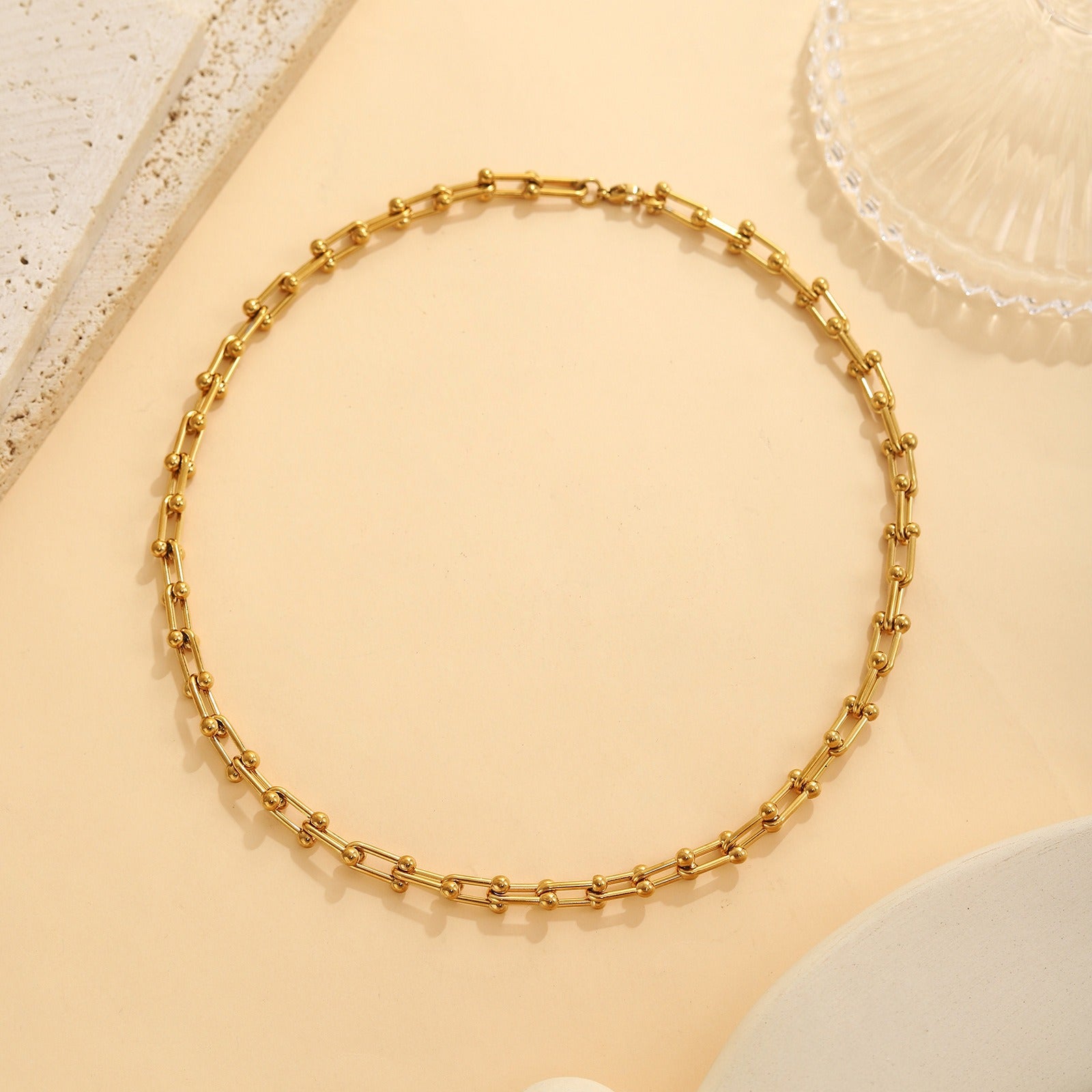 18k gold U-shaped horseshoe clasp bracelet necklace Vera Lux