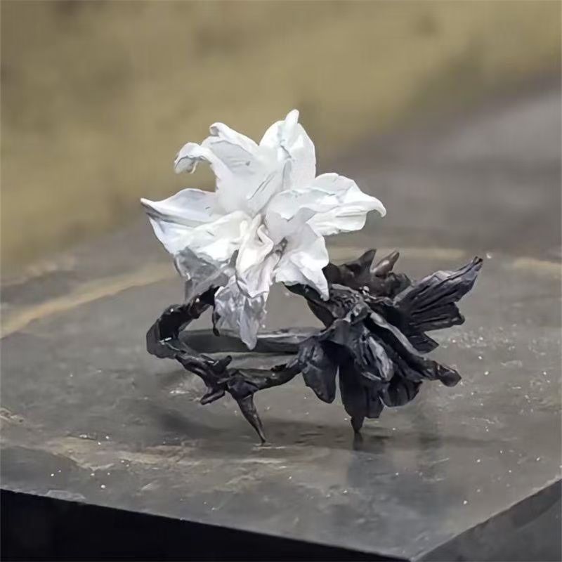Black & White Mandala Flower Ring, Niche Design,  Cool Style Alternating Color Pinky Ring Vera Lux