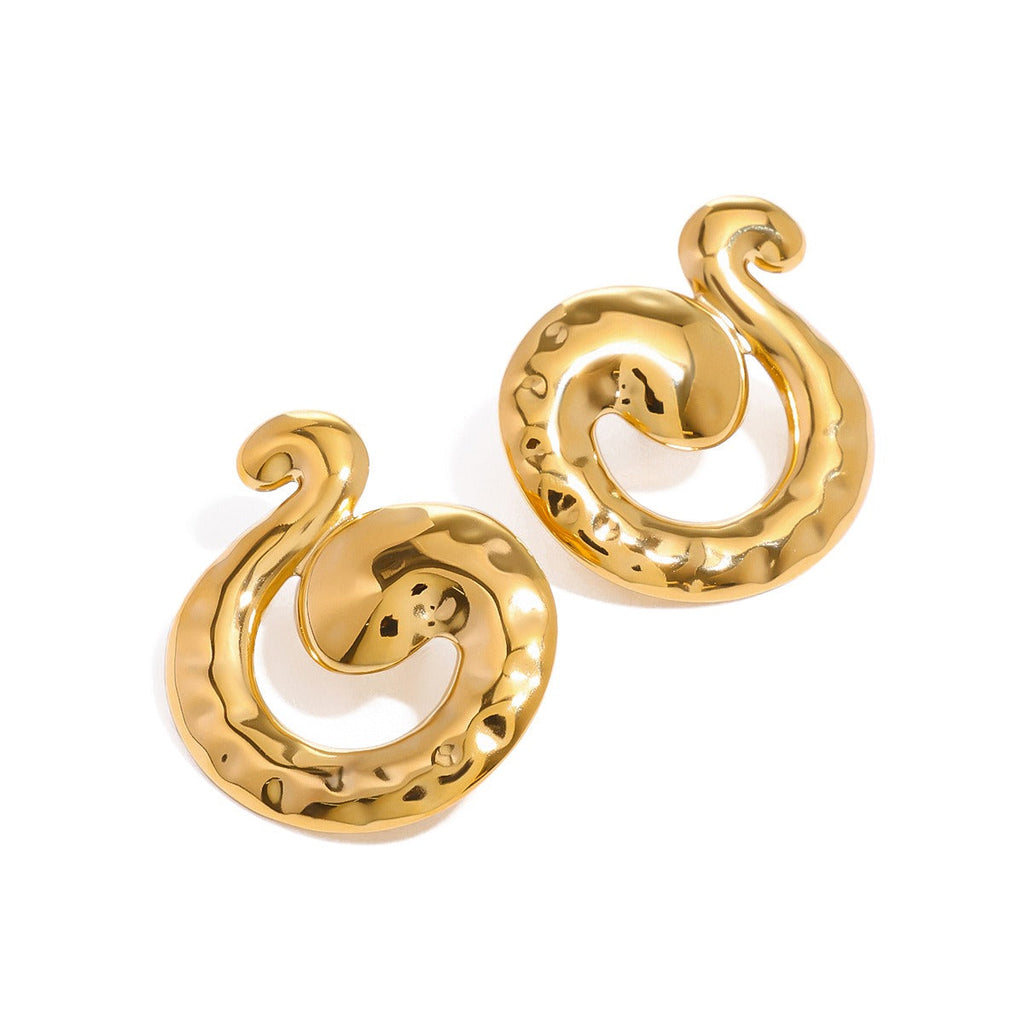 18K gold snake shape with hammer pattern design simple and unique earrings Vera Lux