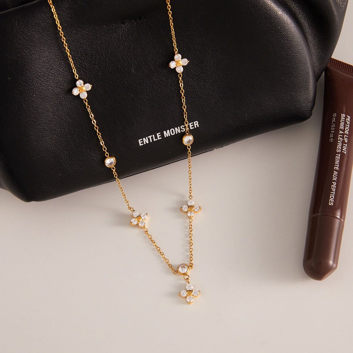 18K gold zircon four-leaf clover necklace Vera Lux