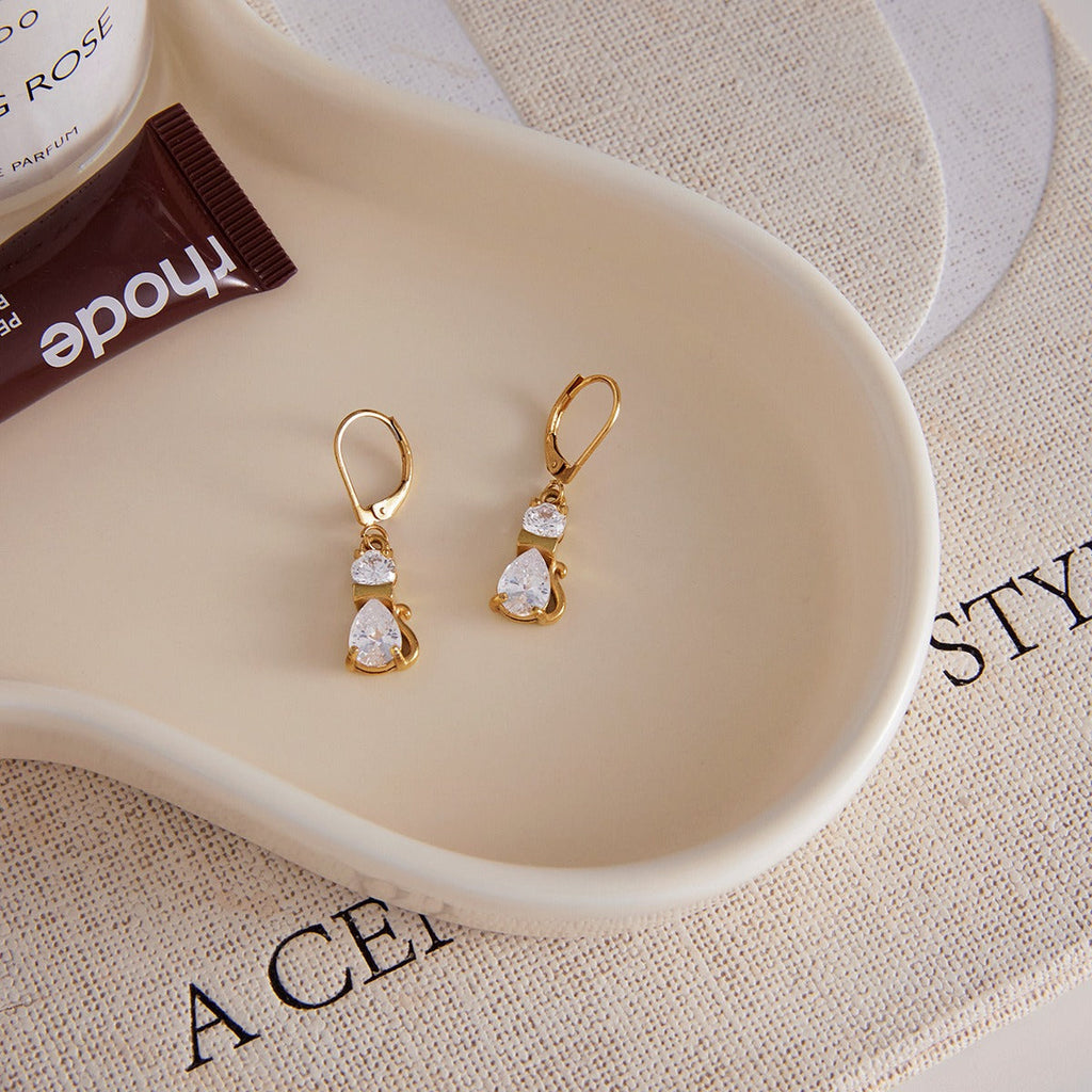18K gold plated, lightweight and luxurious cat-shaped earrings with zircon stones. Vera Lux