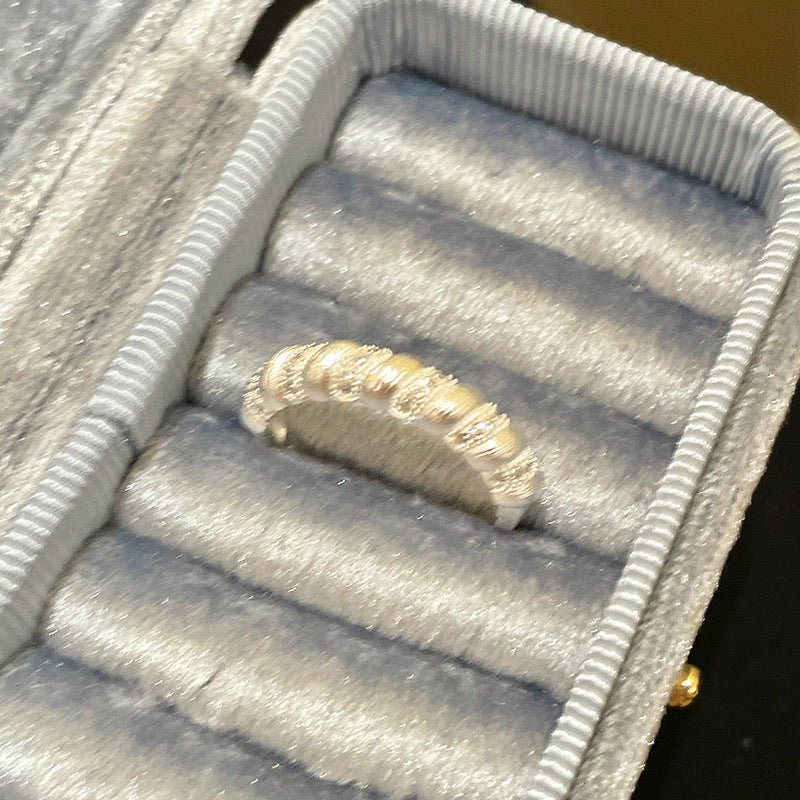 2026 New High-End Sparkling Zircon Brushed Open Ring For Women, Light Luxury Niche Index Finger Ring Vera Lux