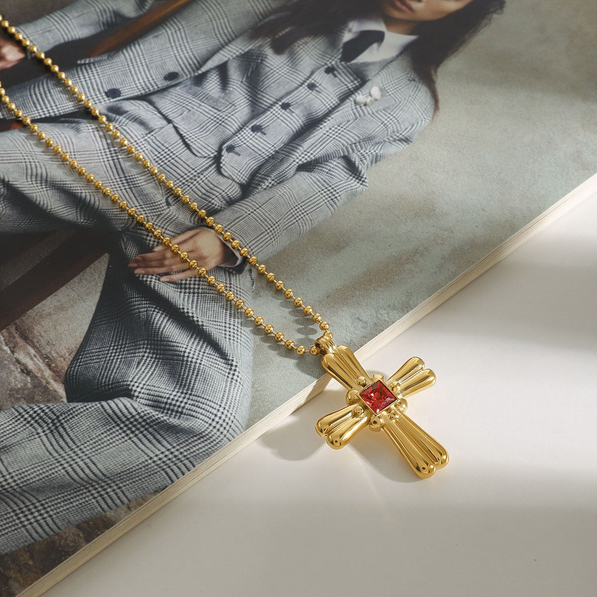 18K Gold Cross Design Beautiful Dazzling Necklace Vera Lux