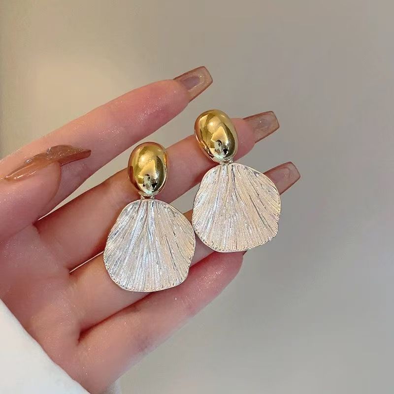 Irregular Shell Texture Metal Earrings, Luxury Exaggerated Niche Studs, New 2026 Elegant Jewelry Vera Lux