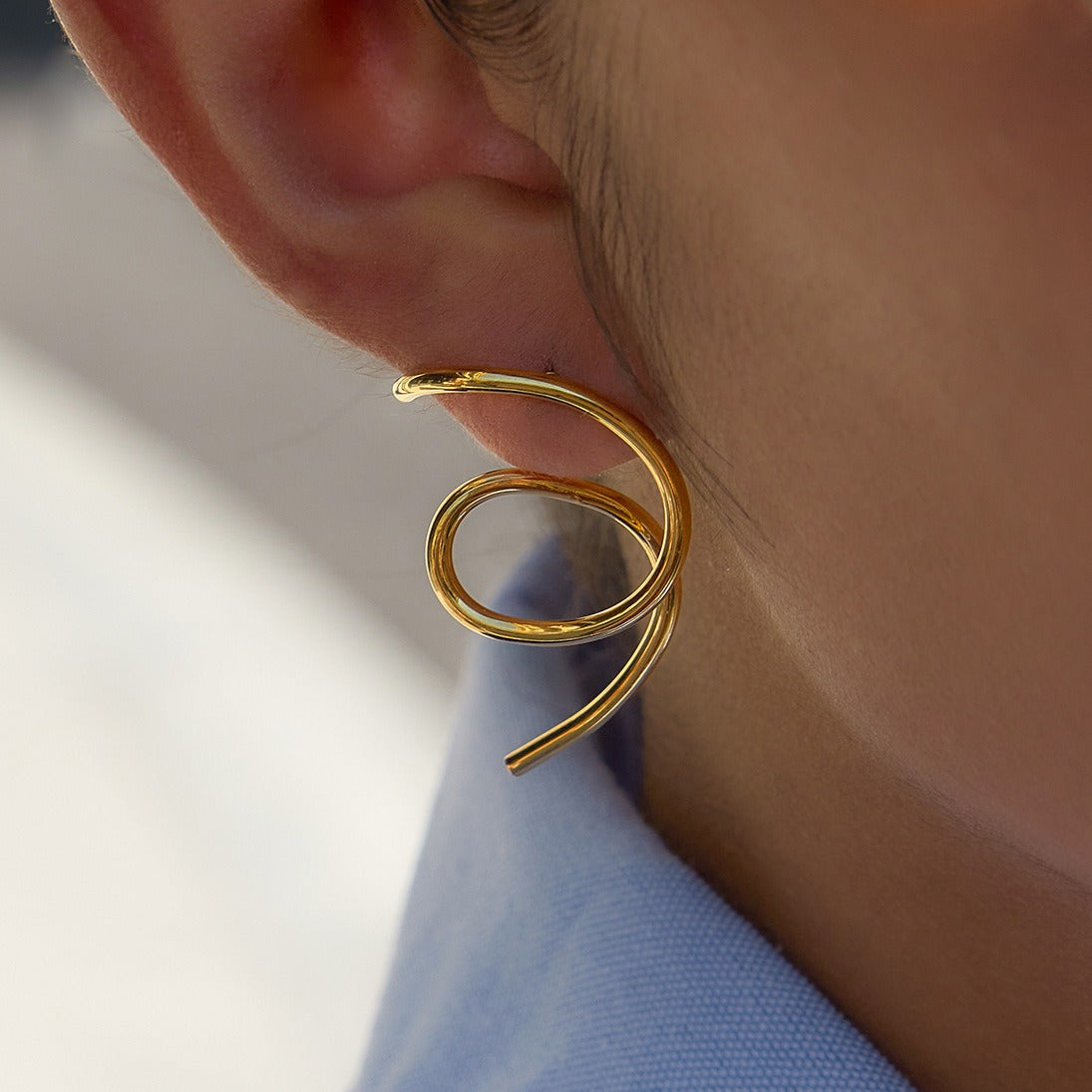 18K gold irregular titanium steel line stud earrings Vera Lux