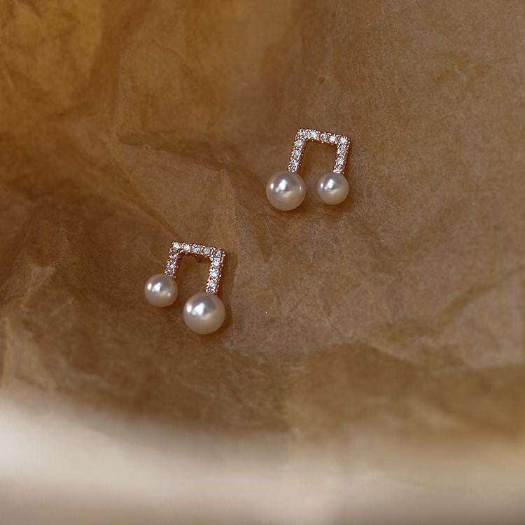 Movement Notes Pearl Earrings Women Vera Lux