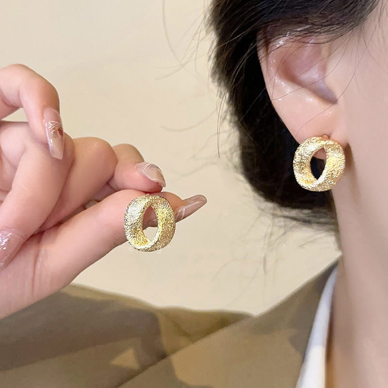 Niche Stylish Gold Plated Heart Studs Ins Hot Sale Everyday Wear Women Ear Jewelry Vera Lux