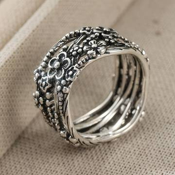 Retro Hollow Carved Ring For Women Distressed Vintage Style Vera Lux