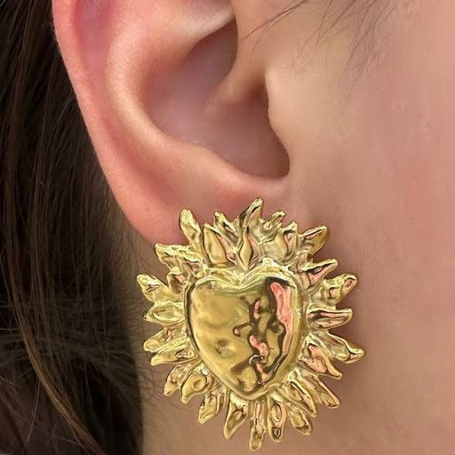 18K Gold Heart-Shaped Sun Design Lightweight Luxury Stud Earrings Vera Lux