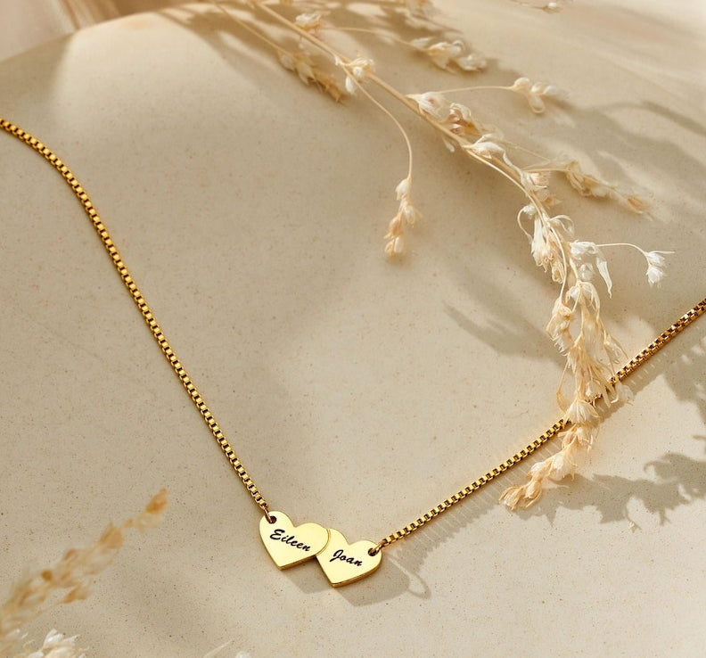Heart-shaped interlocking custom name necklace Vera Lux