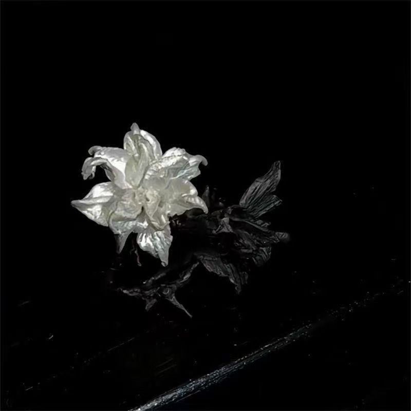Black & White Mandala Flower Ring, Niche Design,  Cool Style Alternating Color Pinky Ring Vera Lux
