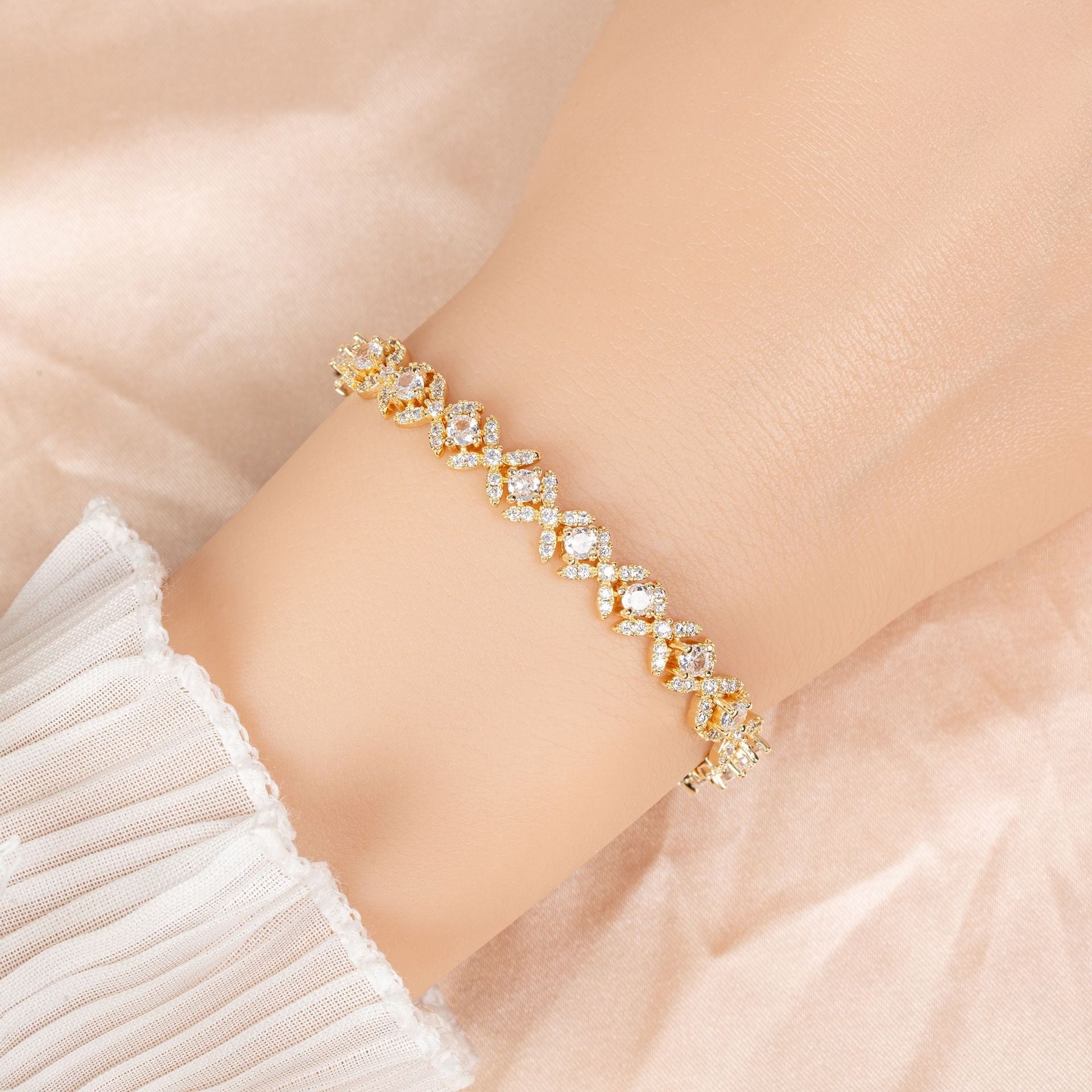 Small Cross Cubic Zirconia Bracelet Vera Lux