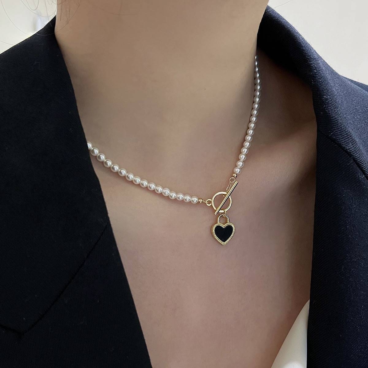 Black And White Double-sided Heart Necklace Vera Lux
