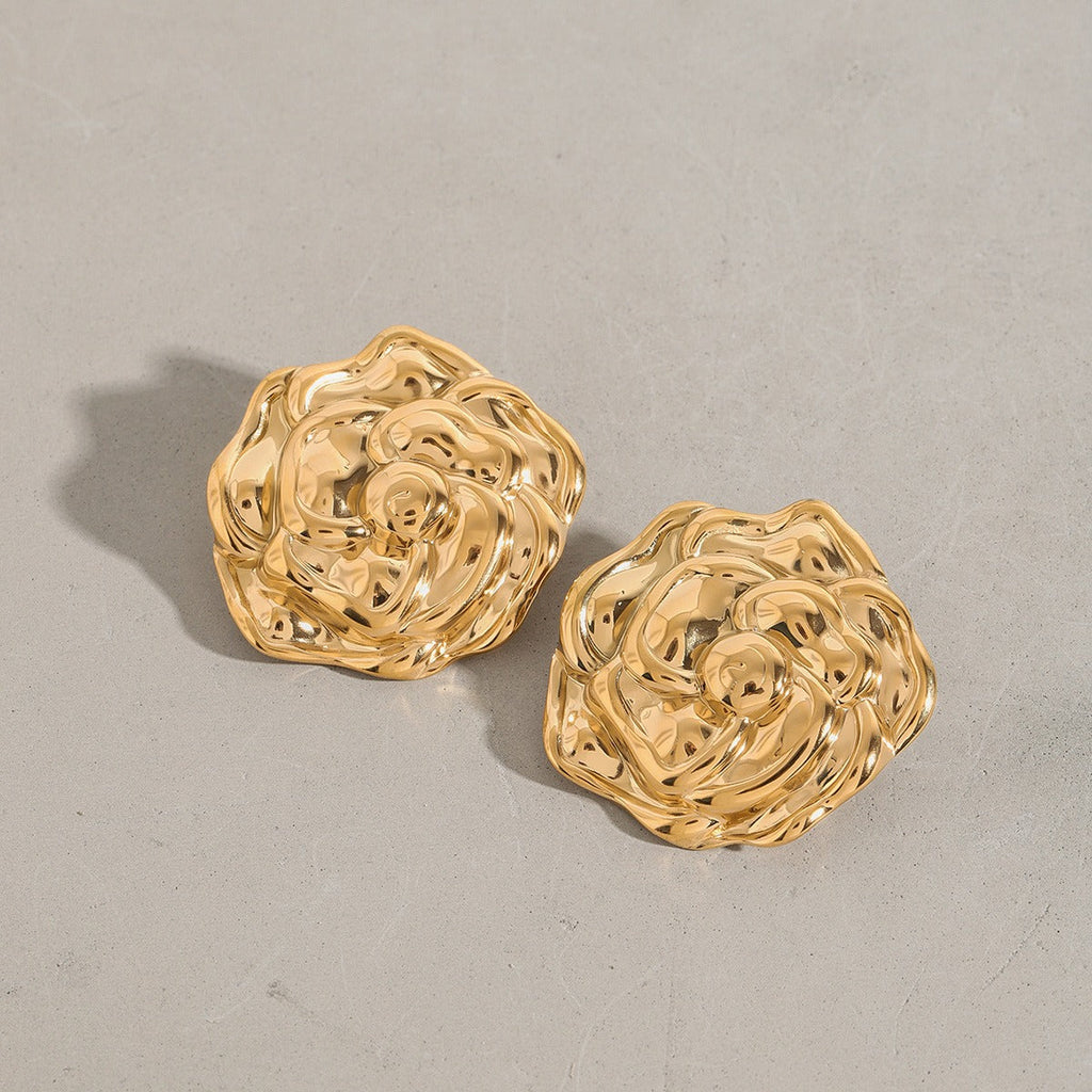 18K gold flower-shaped earrings with textured design Vera Lux