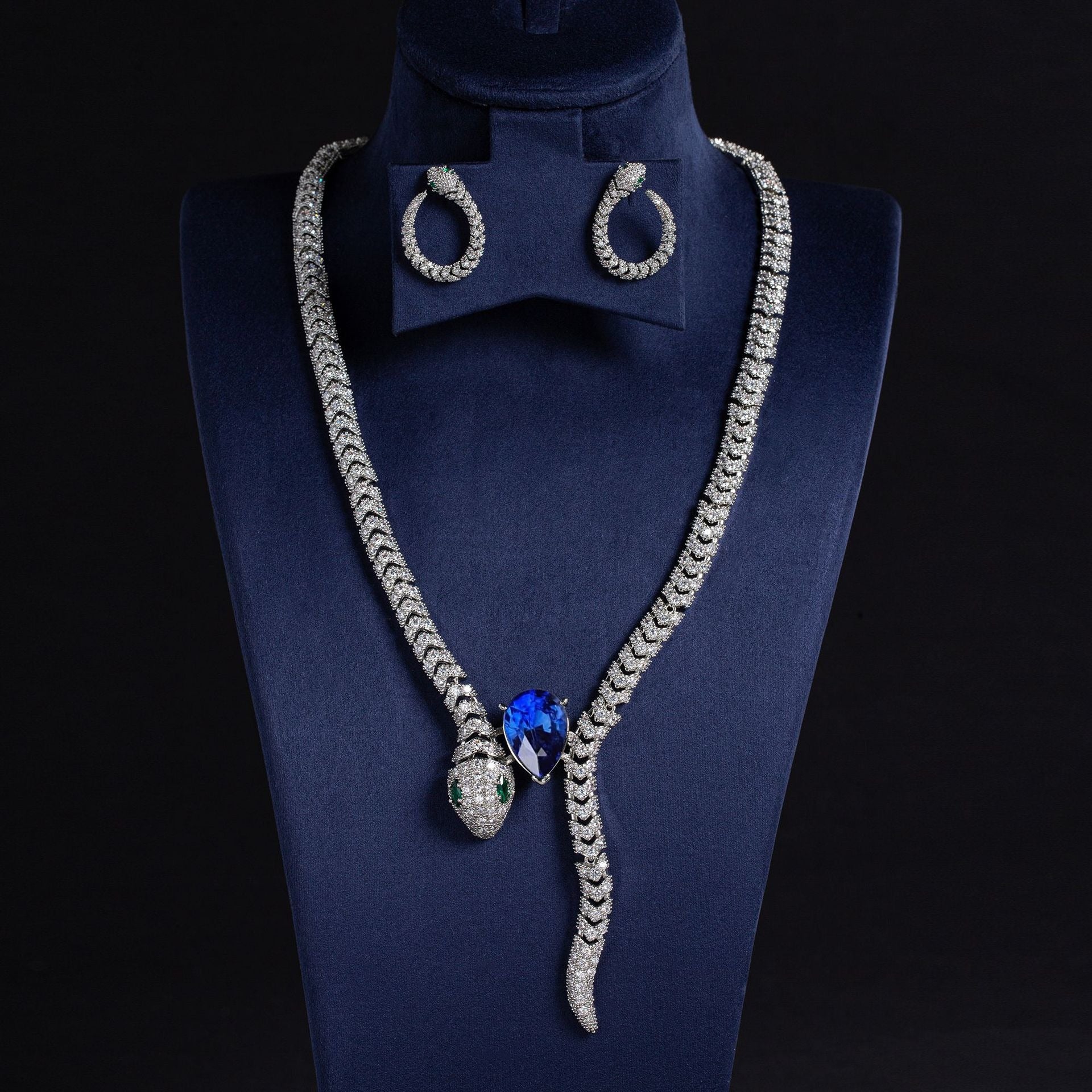 S925 Silver Curved Snake Necklace with Zirconia and Diamonds Vera Lux