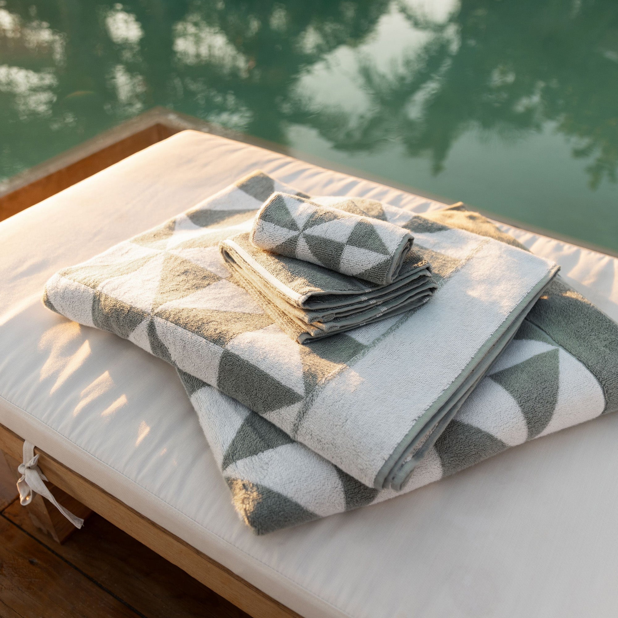 Umbra Australian Cotton Towels Italic
