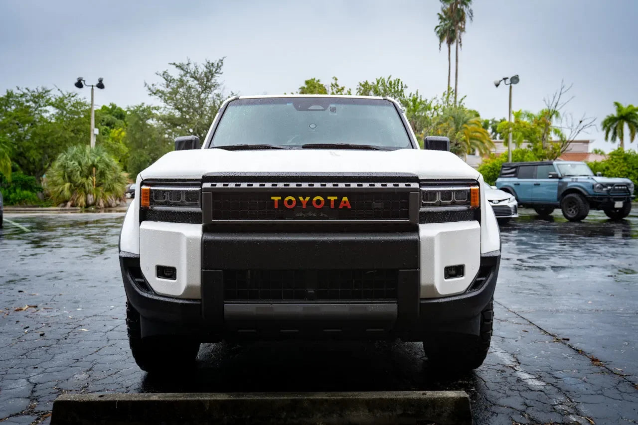 TOYOTA Front Grille Emblem Kit - 2024+ Land Cruiser / 07-14 FJ Cruiser StickerFab