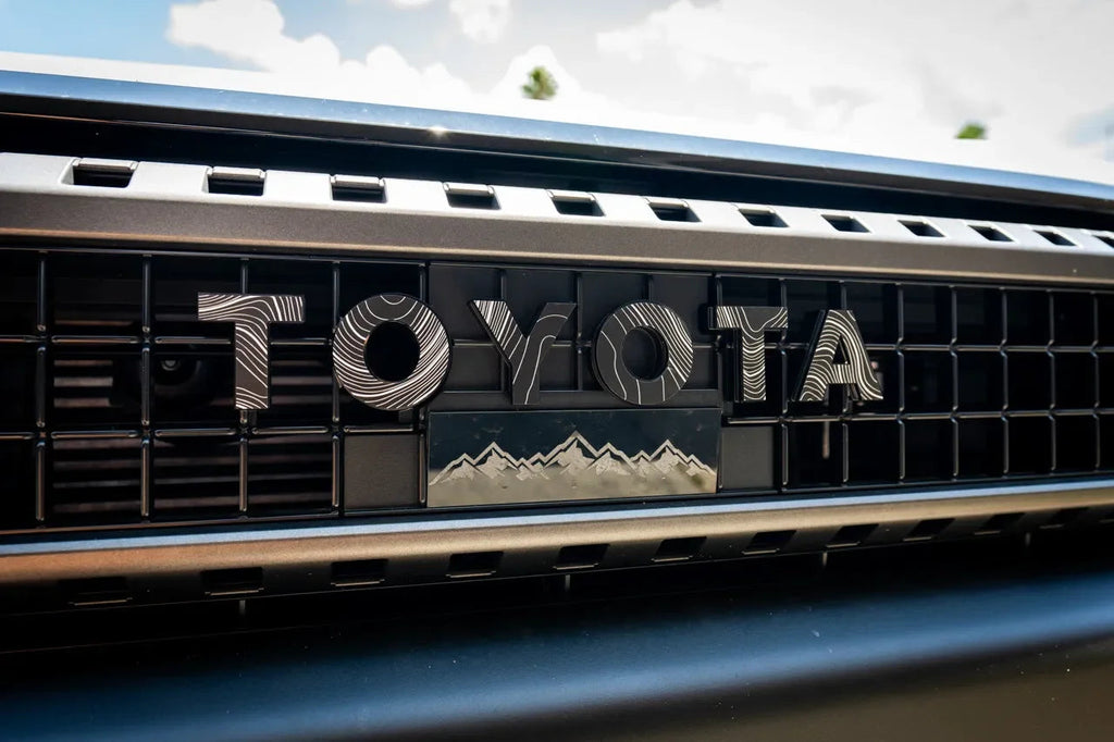 "TOYOTA" Topo Front Grille Emblem Kit - 2024+ Land Cruiser  / 07-14 FJ Cruiser StickerFab