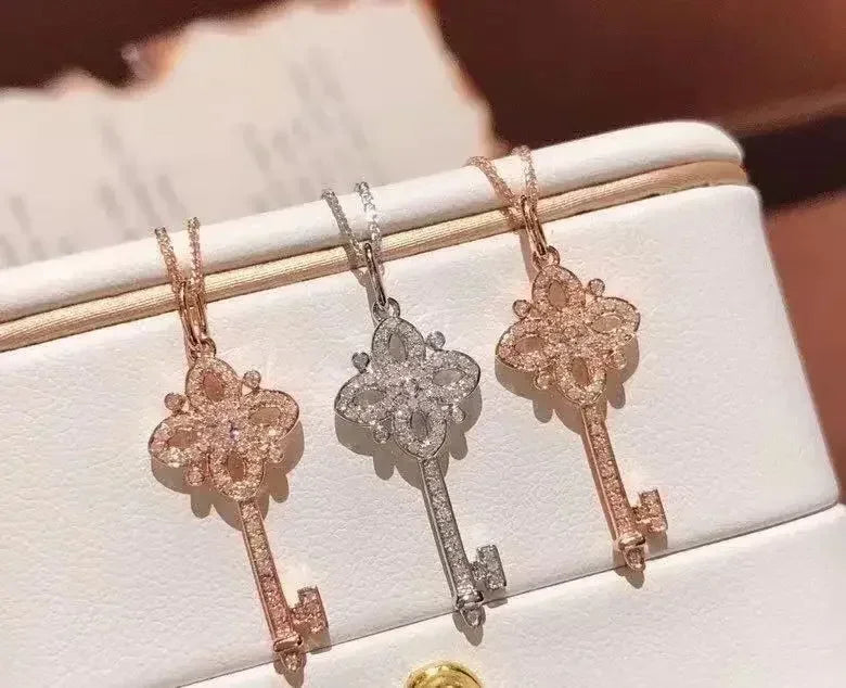 925 Sterling Silver Pave Crystal Vintage Key Pendant 14k Gold Plating Necklace Women Light Luxury Temperament Dress Jewelry Femstylo