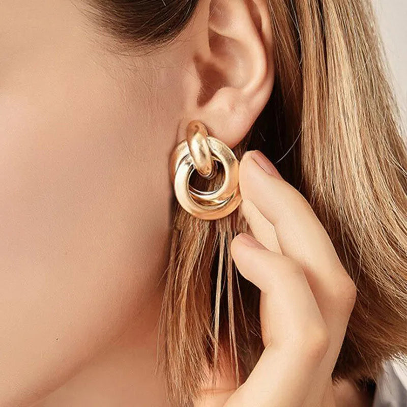 Gold Color Metal Drop Earrings Irregular Hollow Heart Pendants Earrings Twisted Geometric Personality Earrings for Women Vera Lux