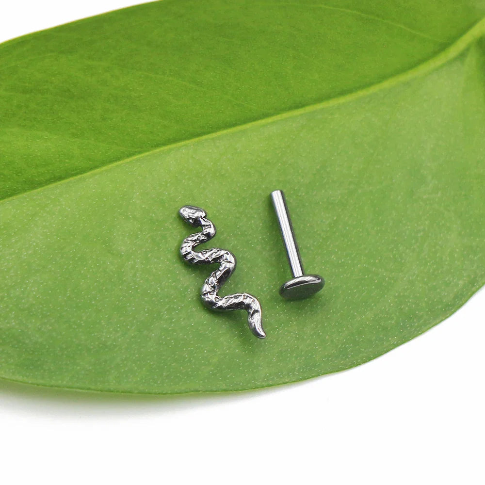 G23 Titanium Snake Bee Feather Labret Piercing 16G Internal Thread Earring Stud Cartilage Helix Body Jewelry Vera Lux