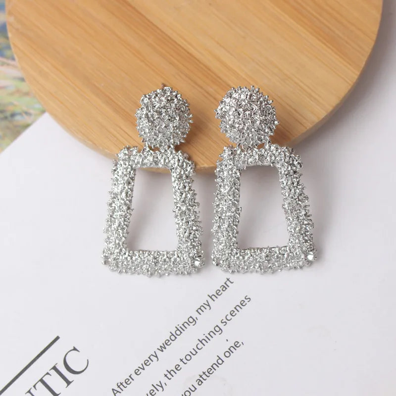 Gold Color Metal Drop Earrings Irregular Hollow Heart Pendants Earrings Twisted Geometric Personality Earrings for Women Vera Lux