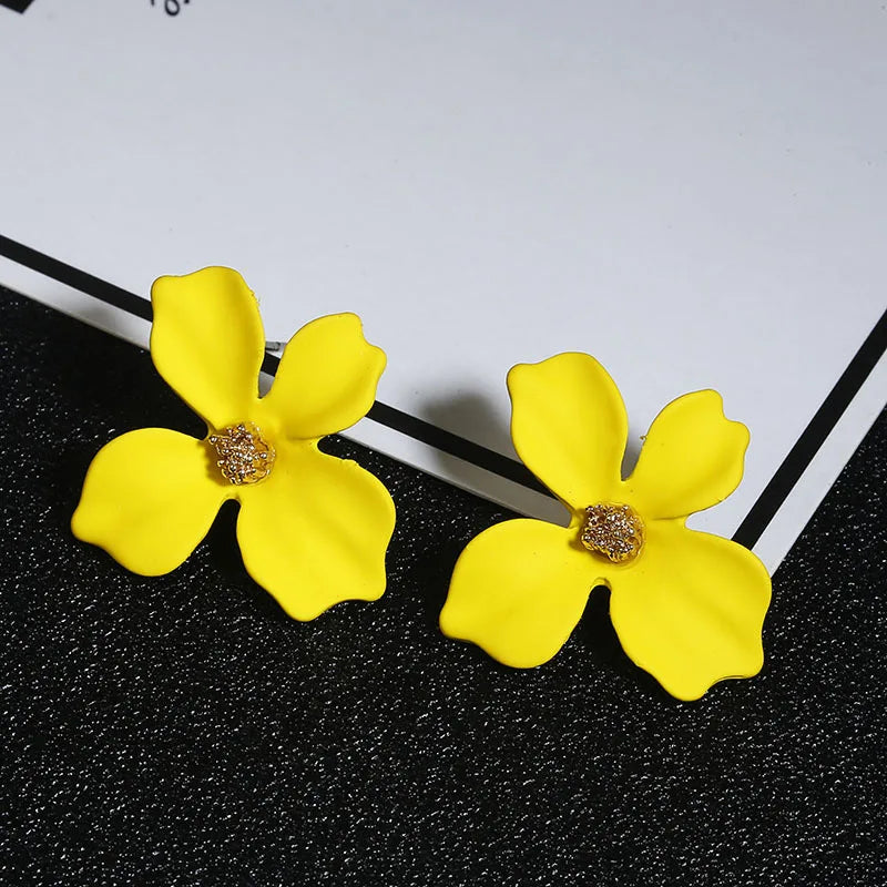 Korean Cute Small flower Stud Earrings For women fresh and sweet Statement Earring Girl 2019 Fashion Jewelry Vera Lux