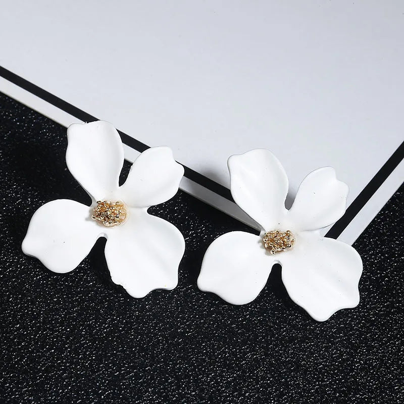 Korean Cute Small flower Stud Earrings For women fresh and sweet Statement Earring Girl 2019 Fashion Jewelry Vera Lux