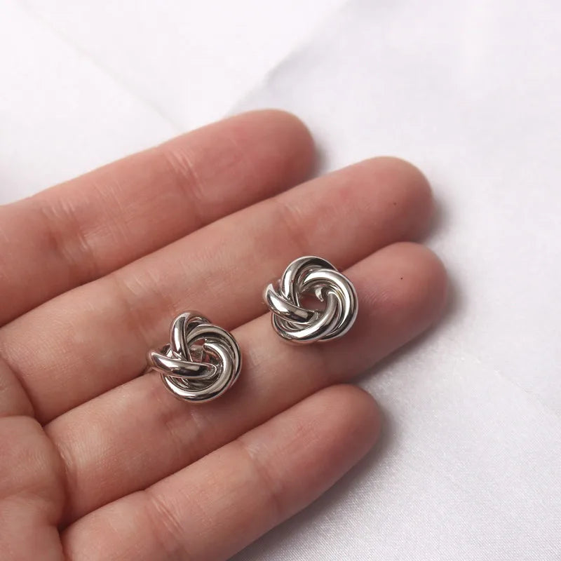 Tiny Metal Stud Earrings for Women Gold Color Twist Round Earrings Small Unusual Earrings boucles d'oreilles Fashion Jewelry Vera Lux