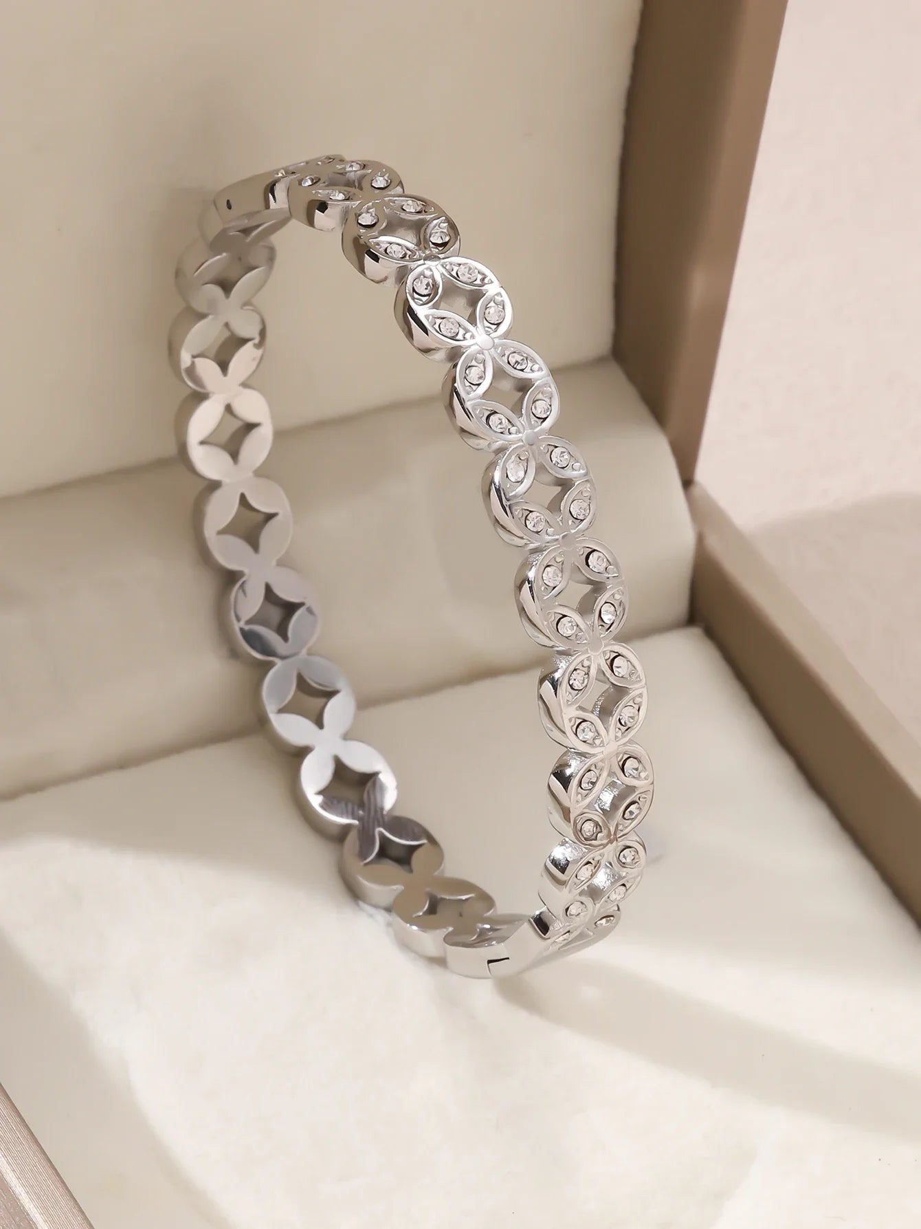 1pieces/set women's wedding jewelry party holiday Valentine's Day gift stainless steel bracelet plated with 18K gold bracelet Vera Lux
