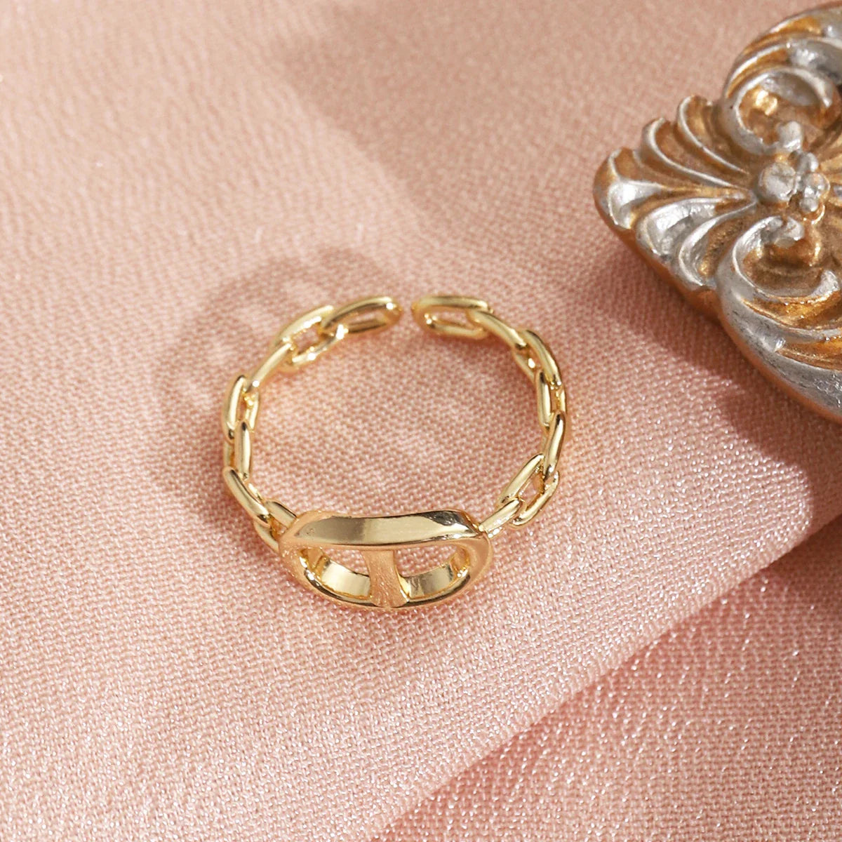 Fashionable Starry Full Drill Chain Pendant Ring for Women Versatile Luxury Design Ring Finger Accessory Copper Material Vera Lux