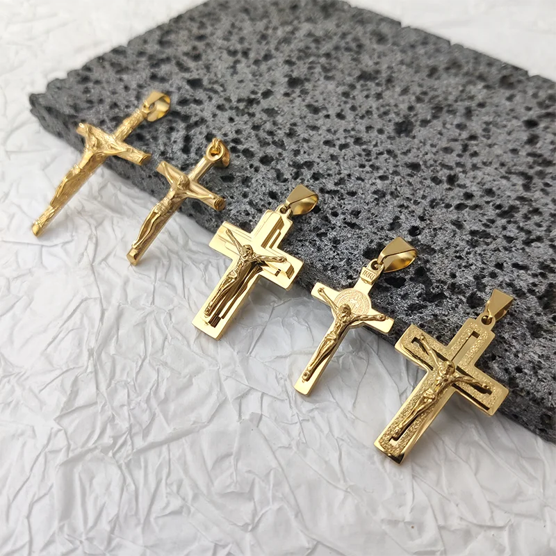 New Design 18K Gold Plated Waterproof Stainless Steel Jesus Cross Pendant For Men Religious Charms Vera Lux