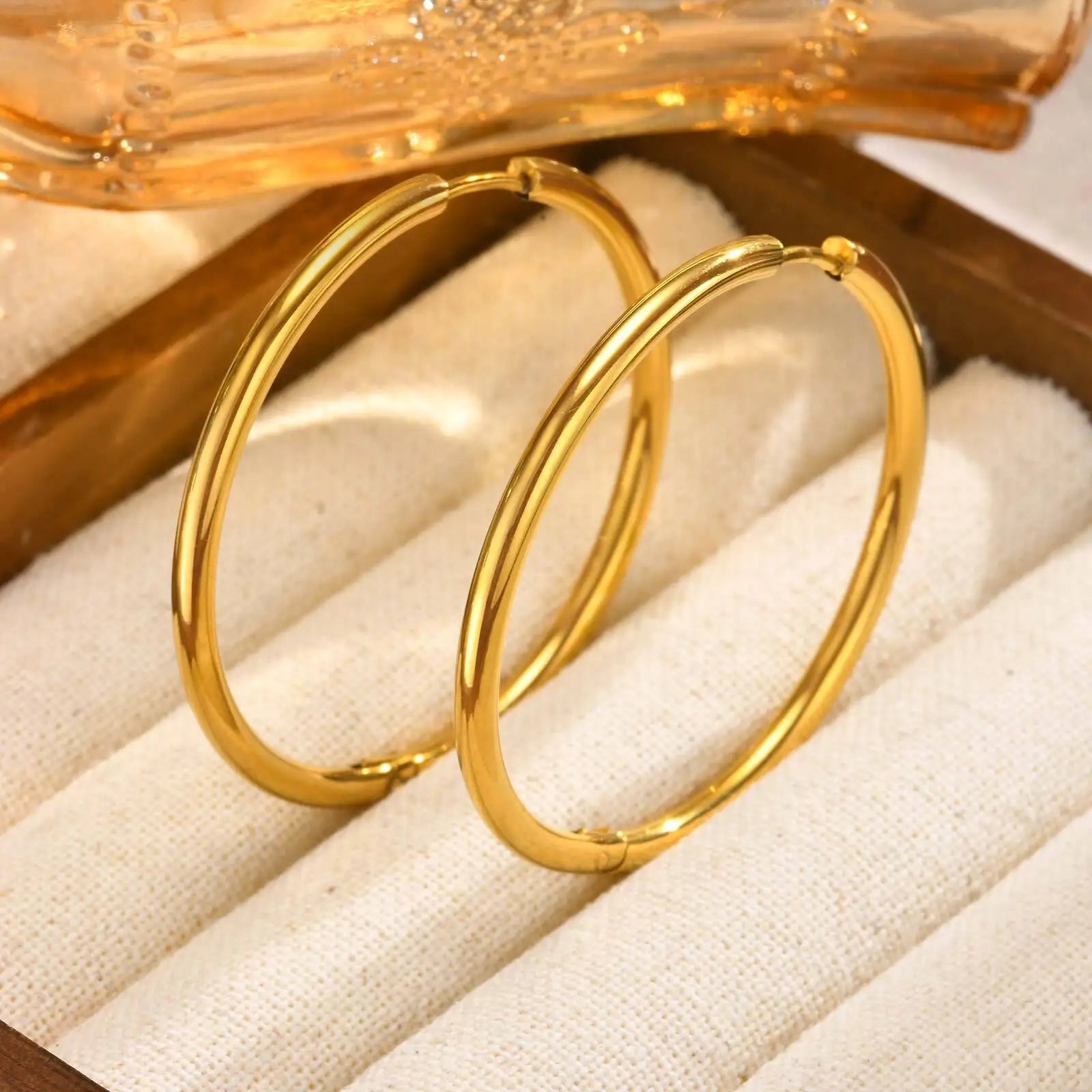 Minimalist Circle Hoop Earrings for Women, Simple Stainless Steel Round Huggies Earring Vera Lux