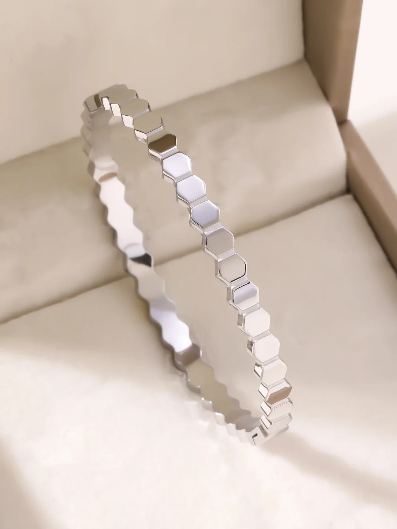 1pieces/set women's wedding jewelry party holiday Valentine's Day gift stainless steel bracelet plated with 18K gold bracelet Vera Lux