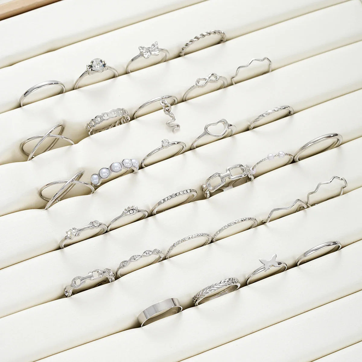 30 PCS Silver Color Geometric Ring Set For Women Vintage Heart Eye Cross Sun And Moon Leaf Charm Finger Ring Female Boho Jewelry Vera Lux
