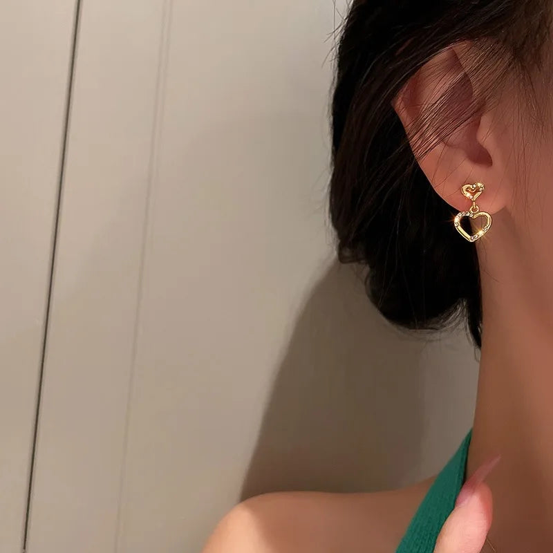 Elegant Double Heart Stud Earrings Women's Korean Style Fashion Jewelry Simple Vintage High-End Feelings Popular Online Vera Lux