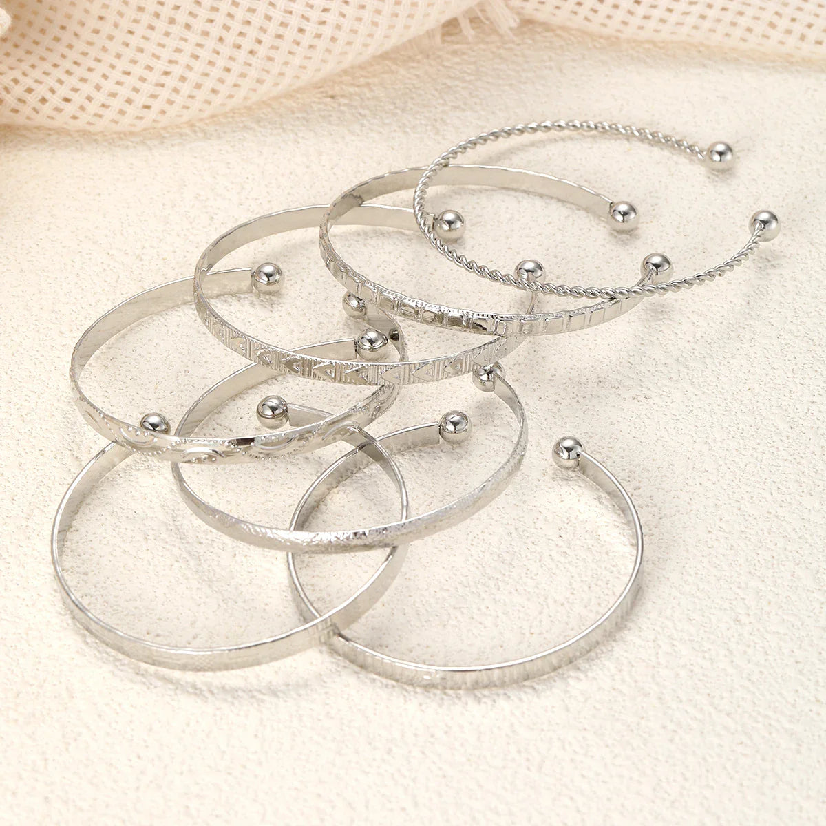 7Pcs/Set Vintage Elegant Rhombus Heart Twist Design Bangle Bracelet Gold Color Smooth Bracelets Set For Women Charm Jewelry Gift Vera Lux