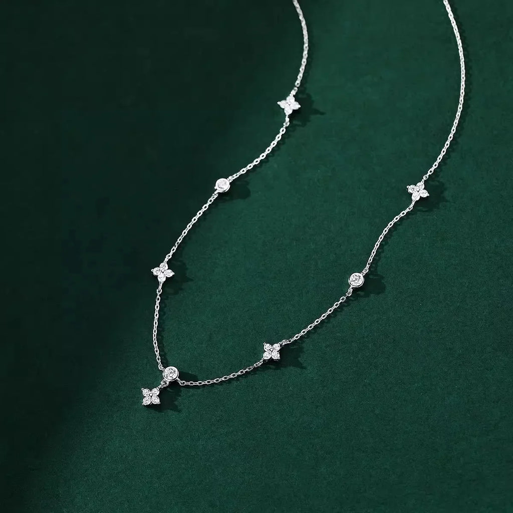 A S925 silver lucky four-leaf clover necklace, fashionable and elegant, perfect for Valentine's Day jewelry gifts Vera Lux