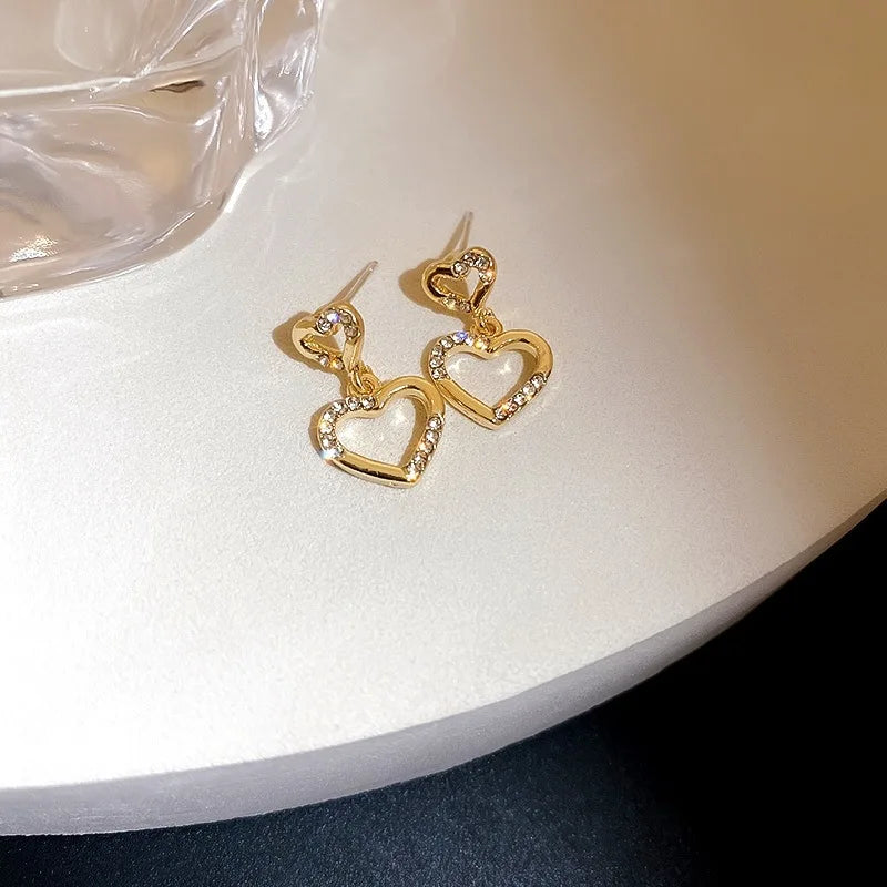 Elegant Double Heart Stud Earrings Women's Korean Style Fashion Jewelry Simple Vintage High-End Feelings Popular Online Vera Lux