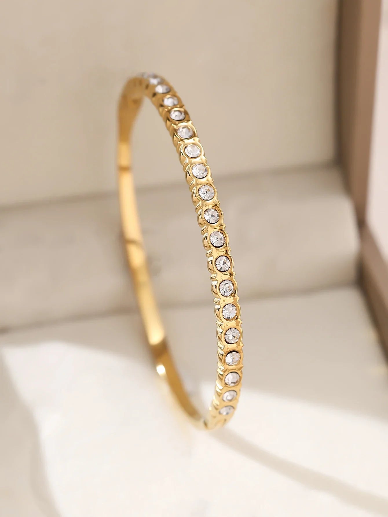 1pieces/set women's wedding jewelry party holiday Valentine's Day gift stainless steel bracelet plated with 18K gold bracelet Vera Lux