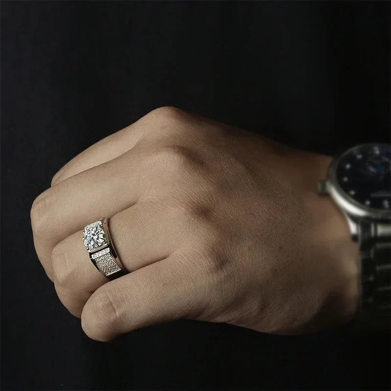NeeTim 1ct D Color Moissanite Wedding Band Men Ring 925 Sterling Silver with Gold Plated Wedding Engagement Rings Gift For Man Vera Lux