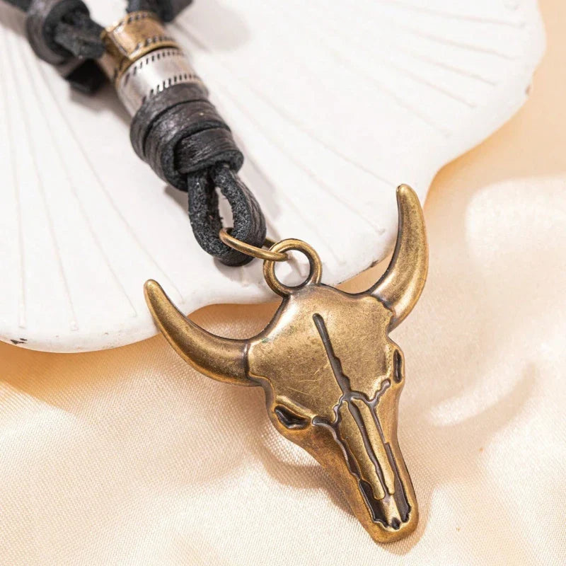 1pcs Creative Retro Bull Head Necklace Pendant Western Cowboy Element Bull Head Necklace Men's trendy accessories Vera Lux