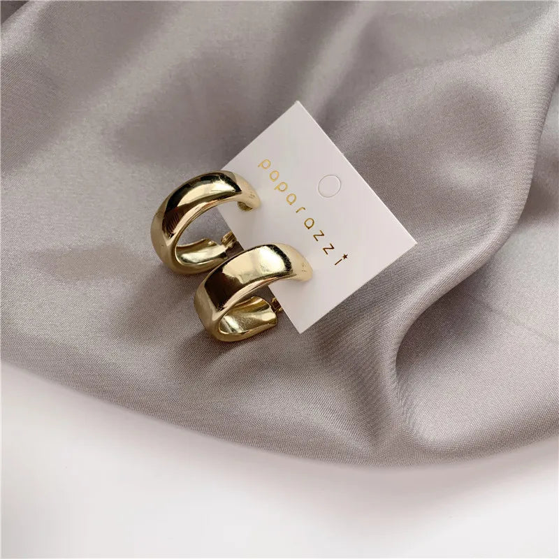 2024 Korean New Simple Temperament Circle Pearl Earrings Fashion Small Versatile Earrings Women's Jewelry Vera Lux