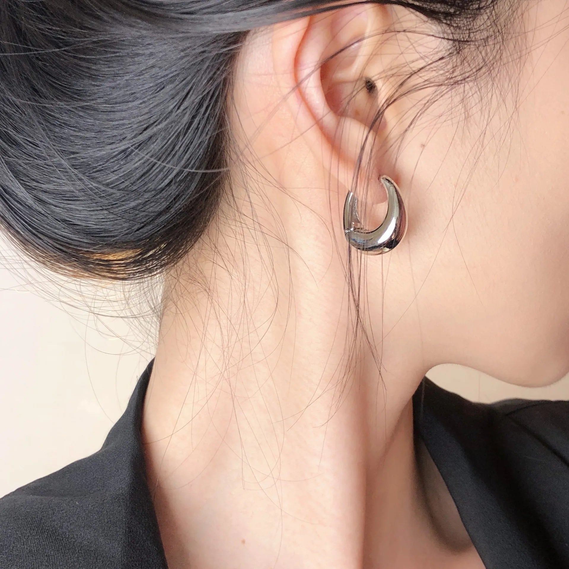 Stainless Steel Smooth Metal Chunky Hoop Earrings For Women Girls Fashion Round Circle Hoops Statement Earrings Punk Jewelry Vera Lux