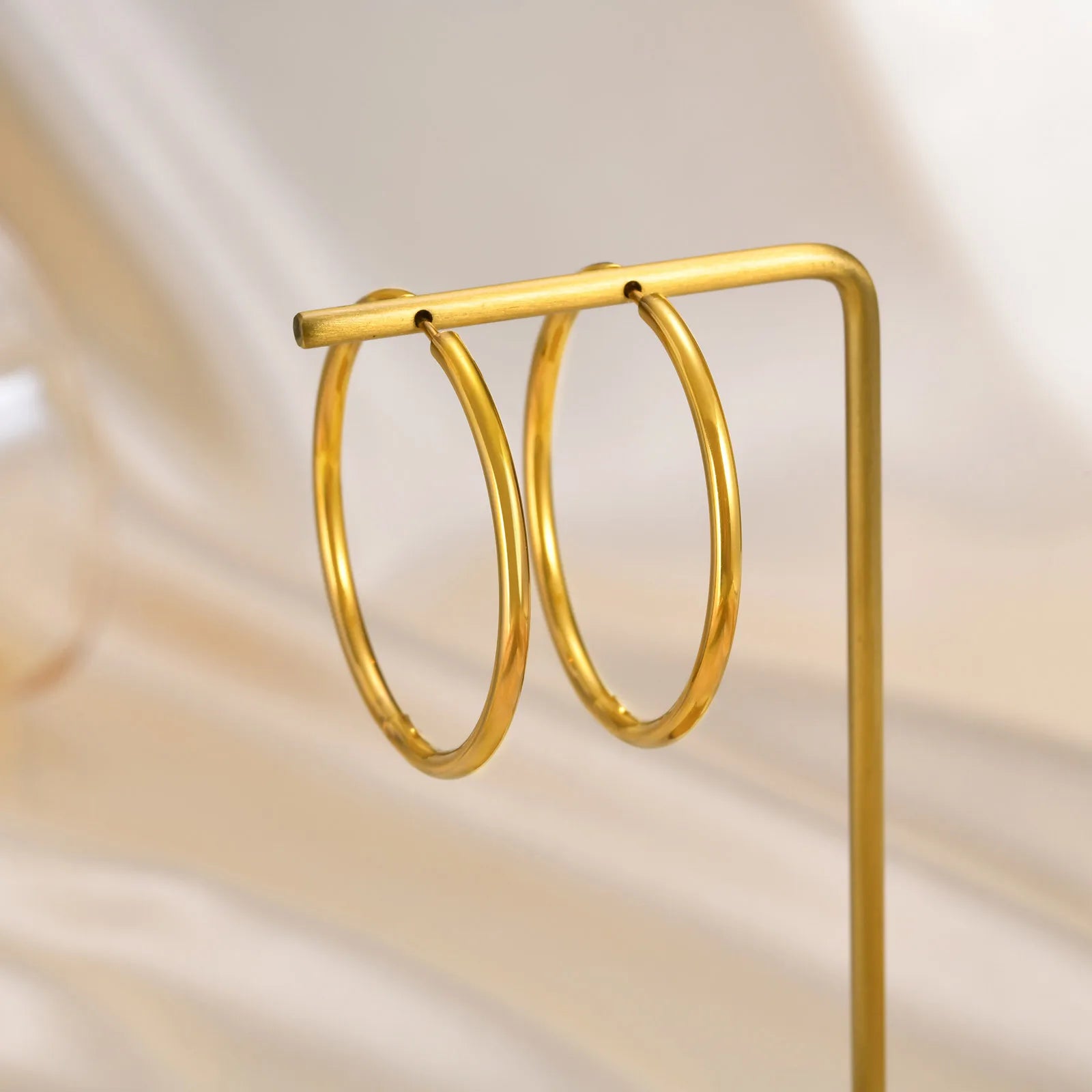 Minimalist Circle Hoop Earrings for Women, Simple Stainless Steel Round Huggies Earring Vera Lux