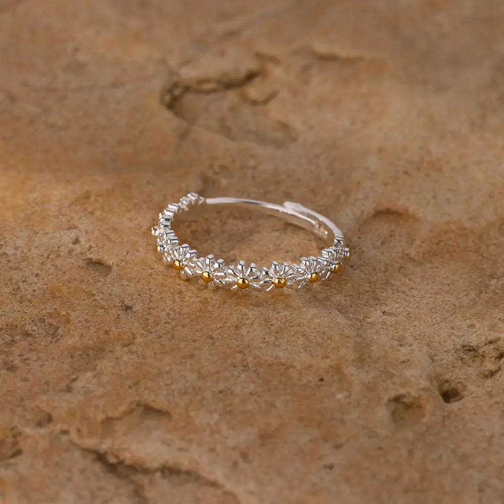 Vintage Daisy Rings For Women Cute Flower Ring Adjustable Open Cuff Wedding Engagement Rings Female Jewelry Bague Vera Lux